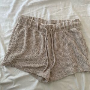 cute beach woven h&m shorts